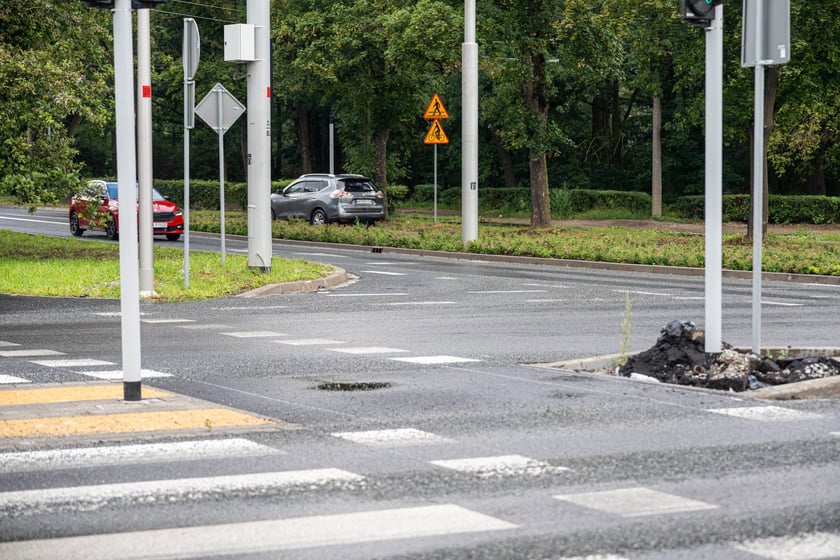 Skrzyżowanie alei Wielkiej Wyspy z ulicą Mickiewicza i aleją Paderewskiego